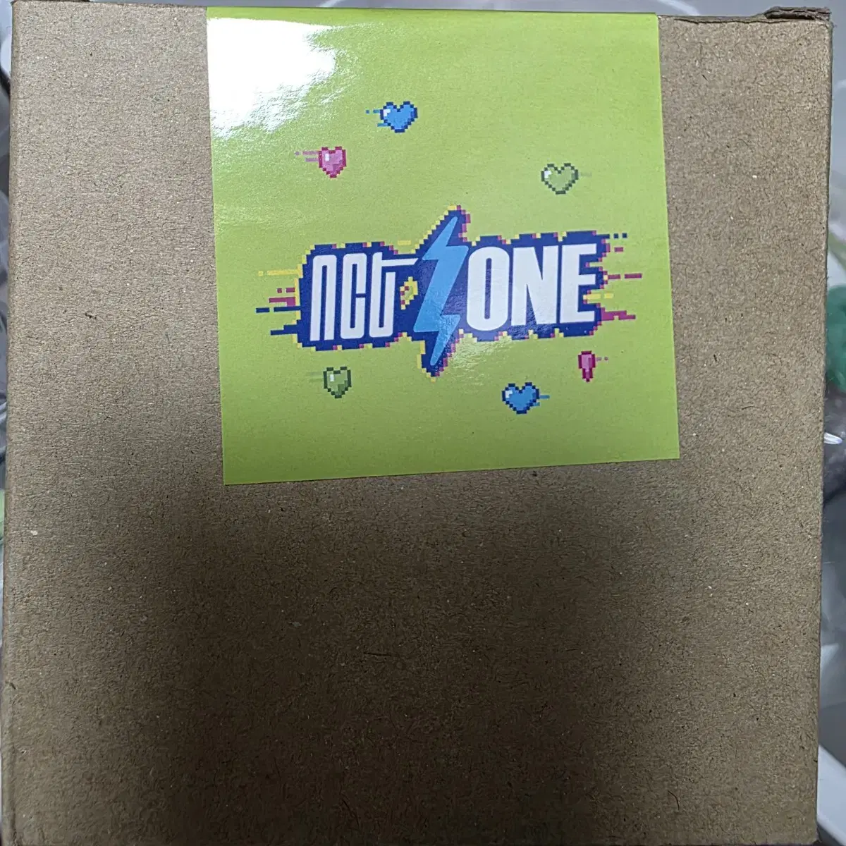 DAY6 | 데이식스 DAY6 pop up DAY6.zip pop-up store confetti